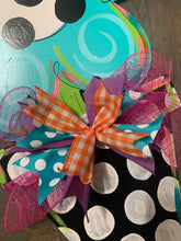 Load image into Gallery viewer, Flower door hanger, spring flower, summer flower - DoorBadges