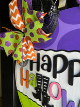 Load image into Gallery viewer, Happy Halloween round Door Hanger - DoorBadges