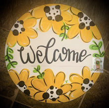 Load image into Gallery viewer, Daisy Summer Door Hanger - Daisy door Decor - hand painted personalized door hanger - DoorBadges
