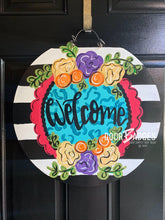 Load image into Gallery viewer, Welcome Round with Leopard and Flowers Everyday Door Hanger - DoorBadges