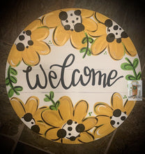 Load image into Gallery viewer, Daisy Summer Door Hanger - Daisy door Decor - hand painted personalized door hanger - DoorBadges