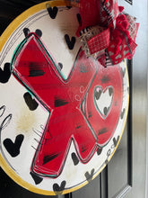 Load image into Gallery viewer, XO Round Valentine Spring Door Hanger