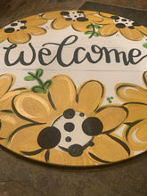 Load image into Gallery viewer, Daisy Summer Door Hanger - Daisy door Decor - hand painted personalized door hanger - DoorBadges